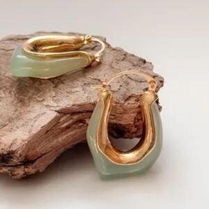 Green crystal hoop earrings M509